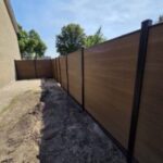 Geborsteld Teak Schutting Foto 200x200